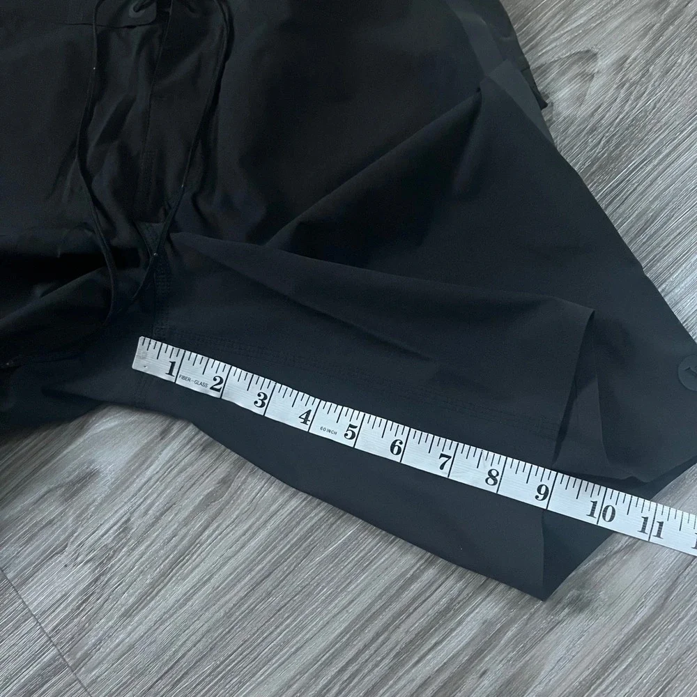 Vuori Cruise Boardshorts Mens 28 Black Recycled Stretch Surf Swim Shorts V3017
